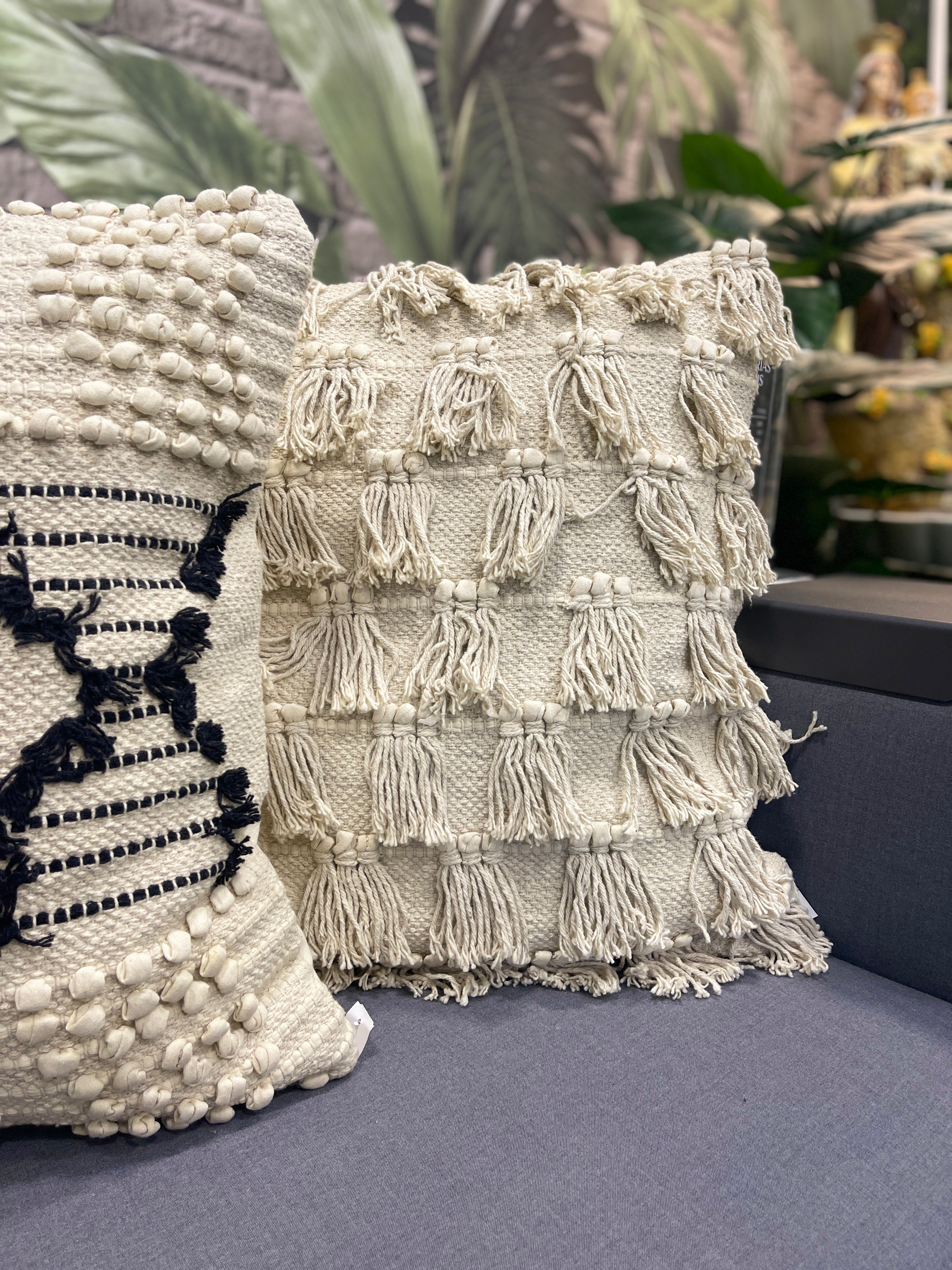 Cojín Macramé Liso Flecos Beige