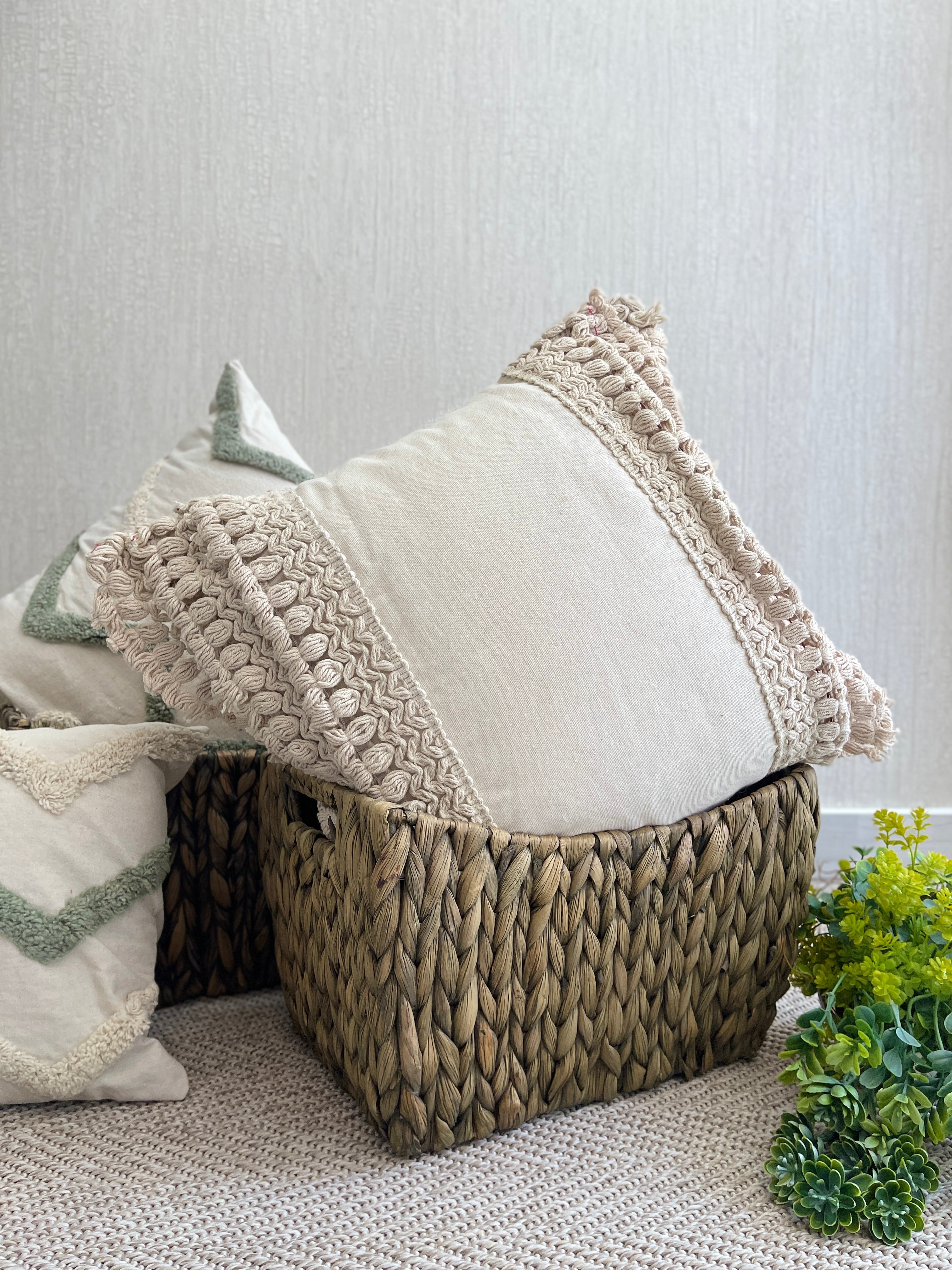 Cojín Macrame Flecos Crudo – Casa viva - Main Image