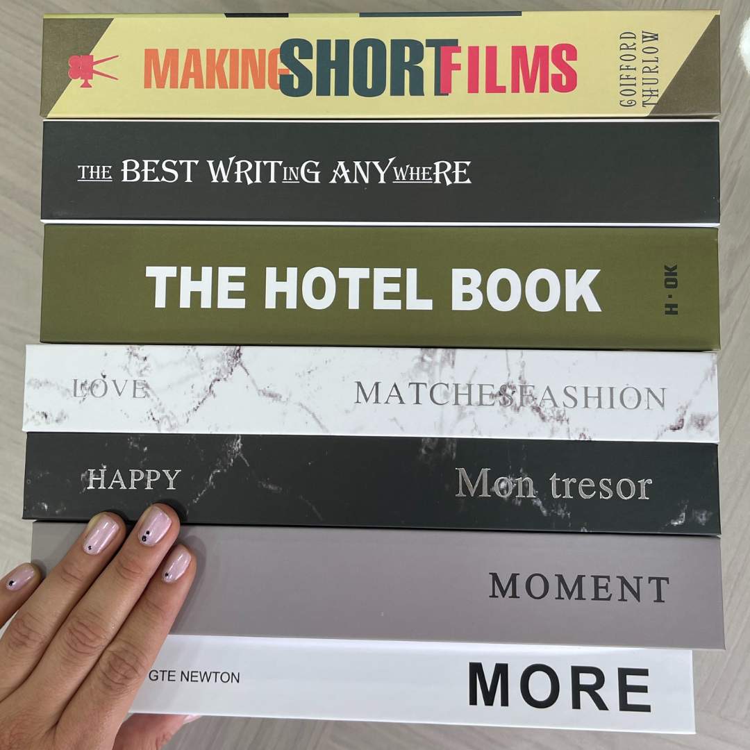 Libro Decorativo The Hotel Book