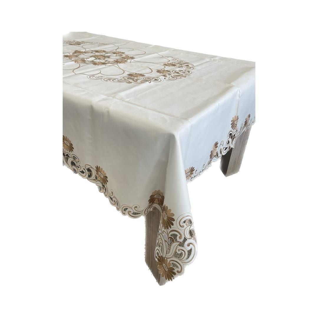 Mantel bordado corazon blanco